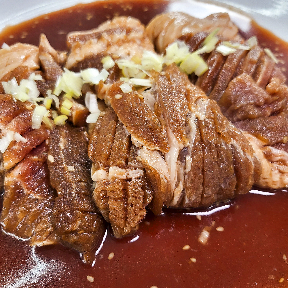 돼지양념구이 양념 돼지갈비 왕구이 1팩 2인분 500g : 삼형제고기