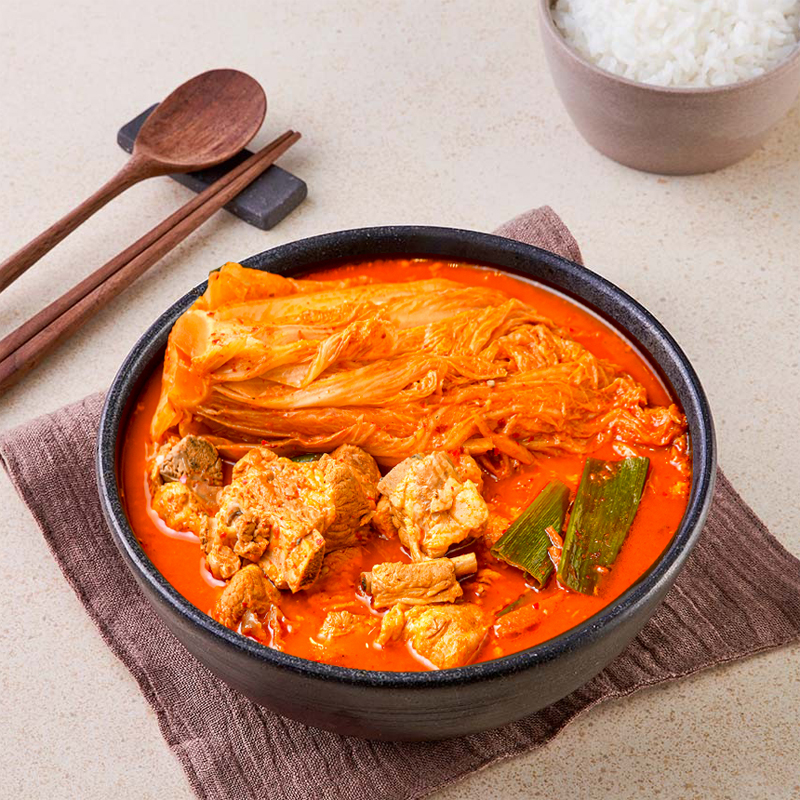 찌개의여왕 국내산 돼지갈비 김치찜 1.2kg : 찌개의여왕