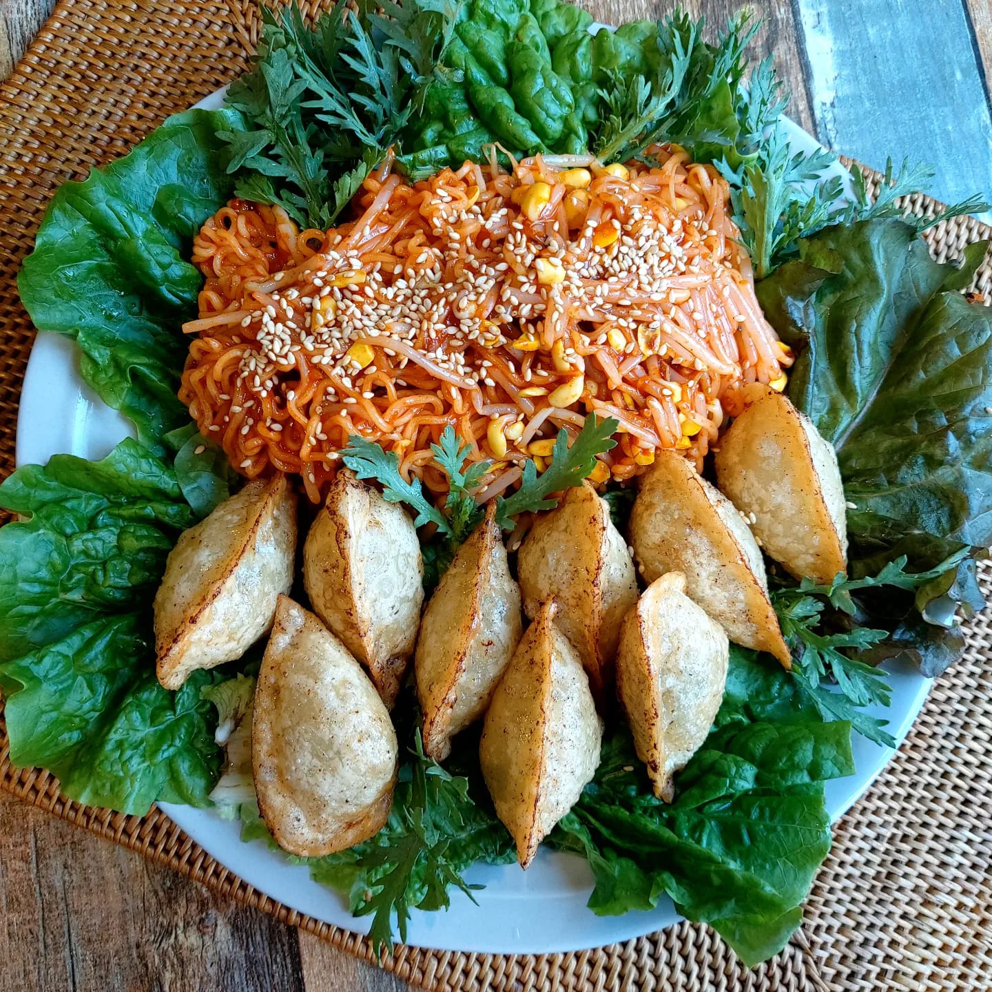 매콤달콤고소한 전주비빔면 채식vegan 비빔만두 고기만두 한우만두 : 천년누리 전주빵