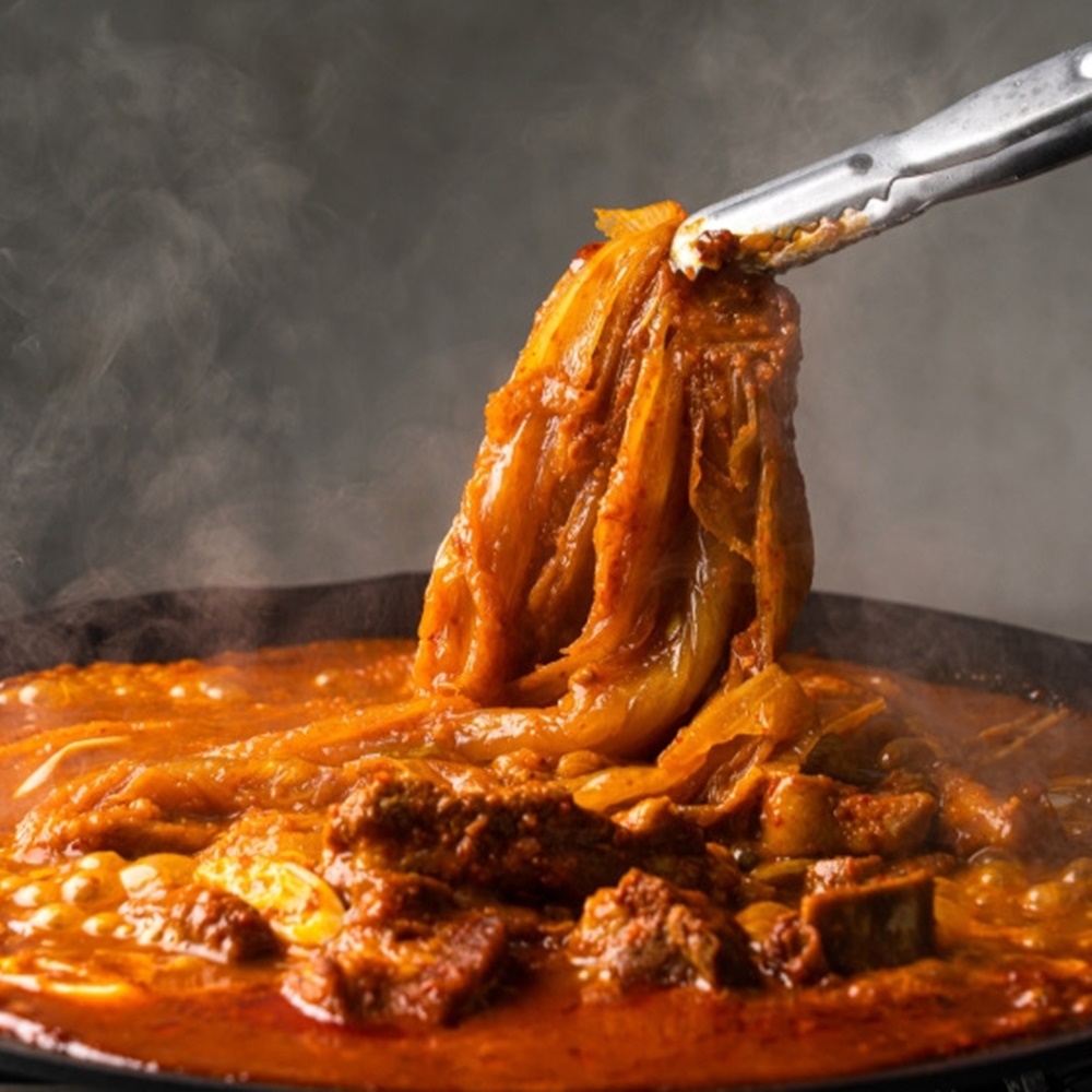 돼지고기 김치찜 돼지갈비 듬뿍 묵은지 김치찌개 캠핑요리 밀키트 : 그루그루스토어