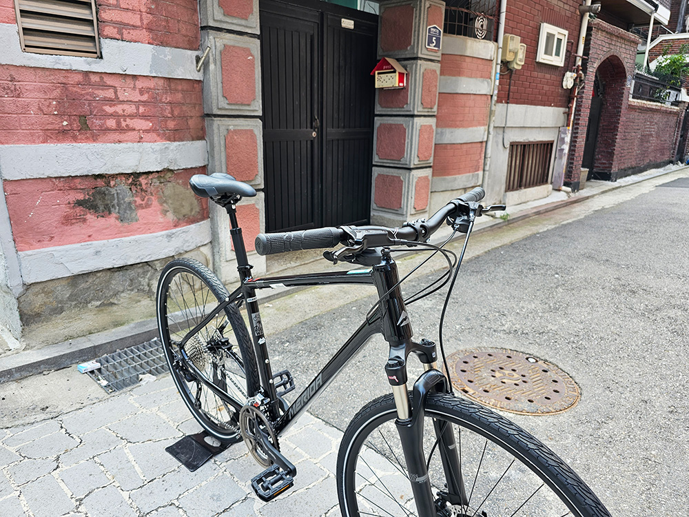 메리다 크로스웨이 300 하이브리드 자전거 : ybbike