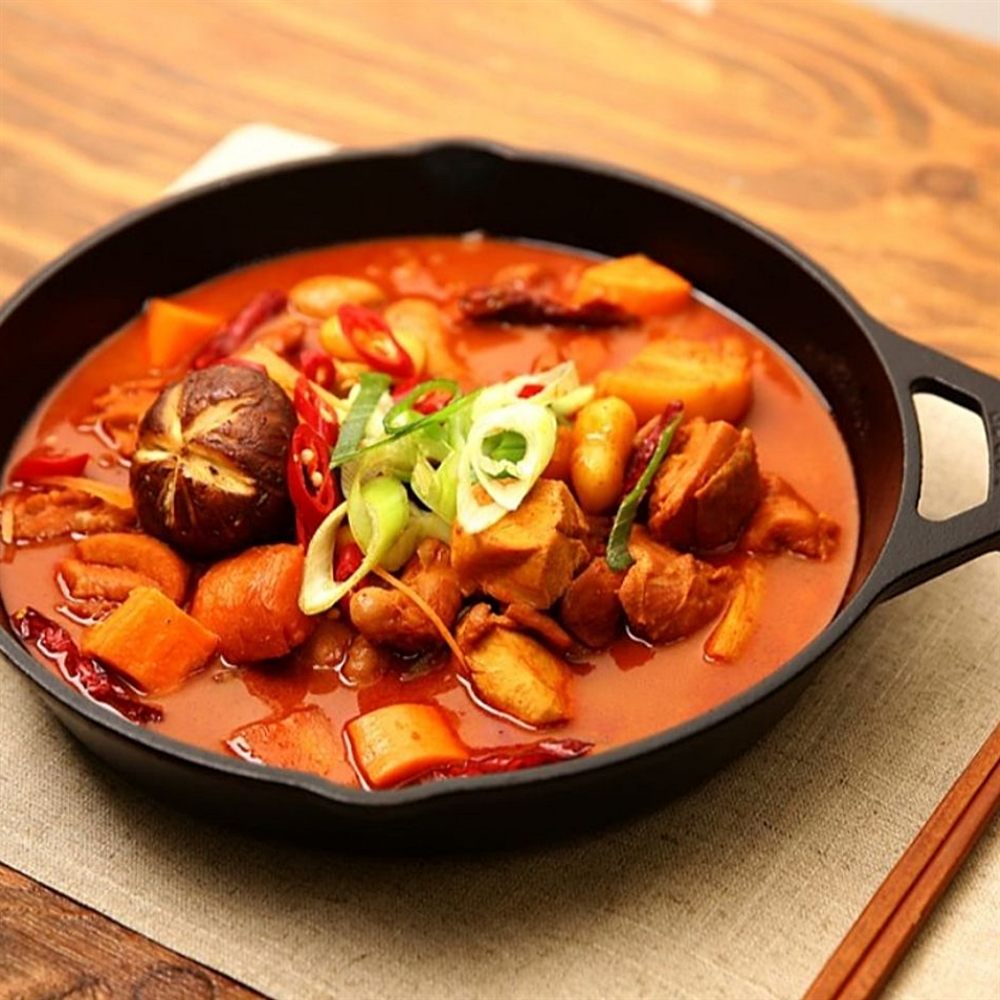 안동찜닭 순살 간장찜닭 반찬 닭볶음탕 닭도리탕 밀키트 700g 간편식 : 수앤서마켓2
