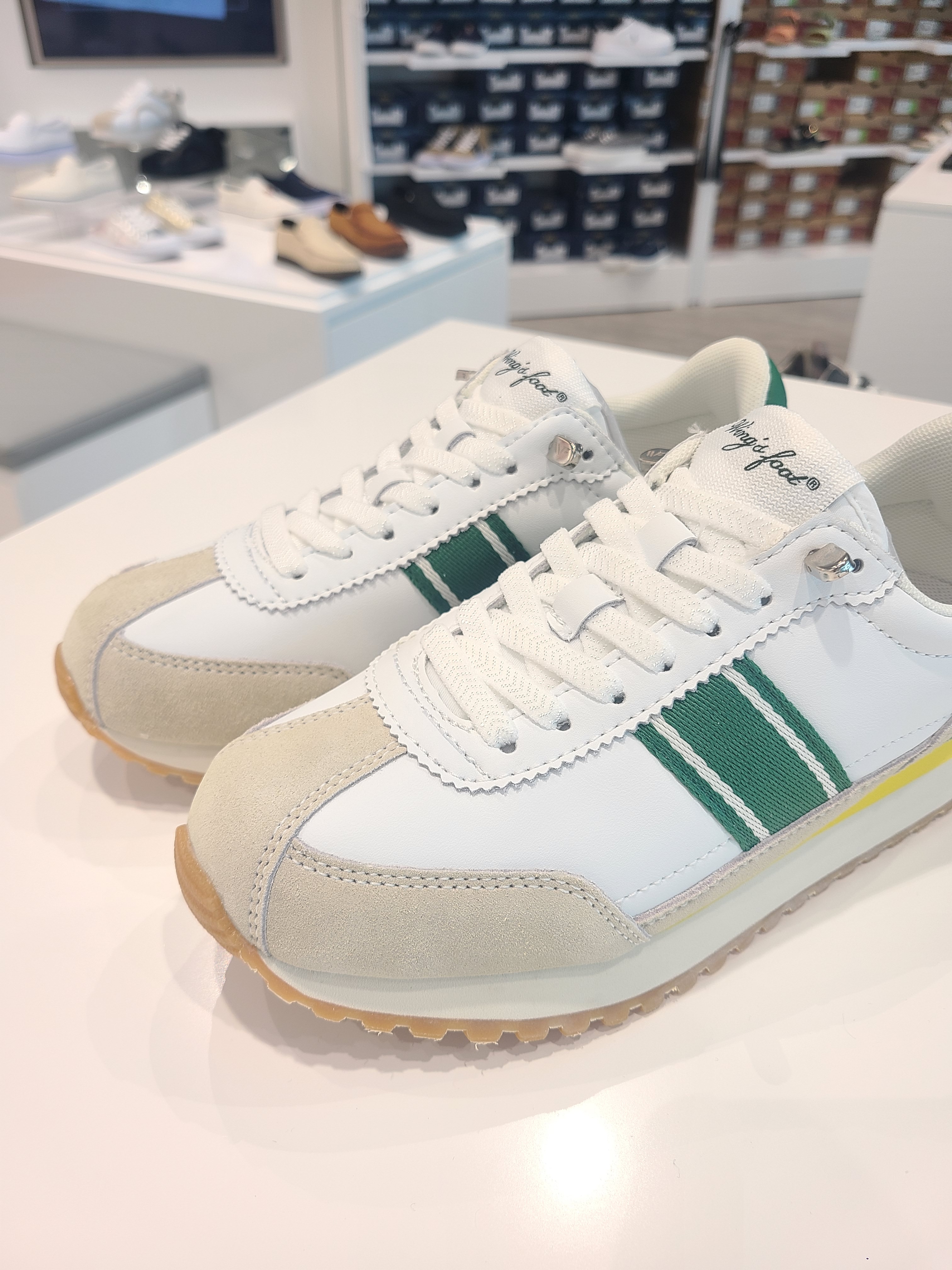 [와이컨셉]윙스풋 여성 키높이 스니커즈 MACAW W673066 : 롯데이천 와이컨셉