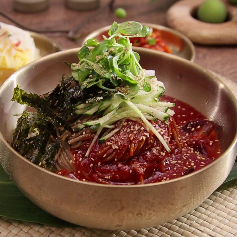 40년 강릉맛집 동해막국수 비빔막국수 1팩+물막국수 1팩 외 / 순살족발 육전 감자전 : 세이브 밀