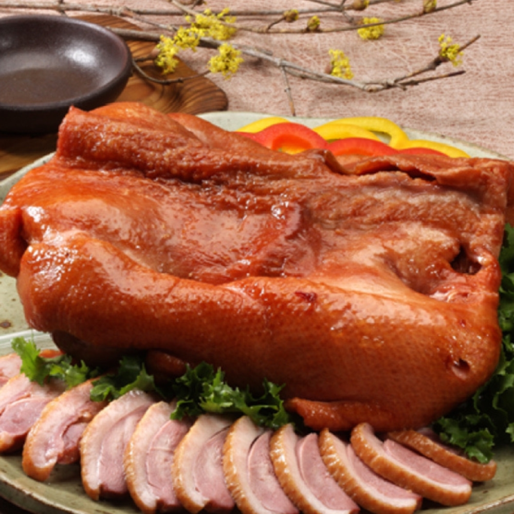 담백하고 촉촉한 무뼈 한마리 훈제오리 900g 바비큐 : 마켓구름A