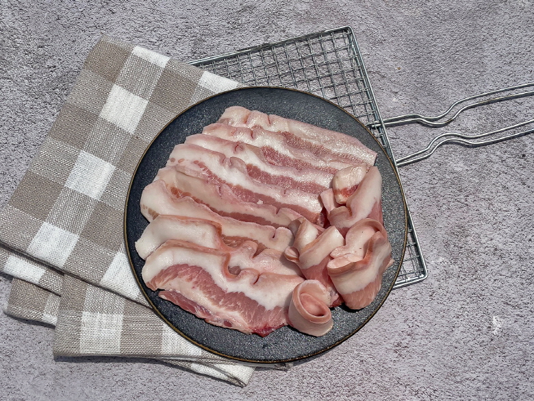 국산 돼지 차돌 삼겹 뒷고기 600g : 솔직한농부