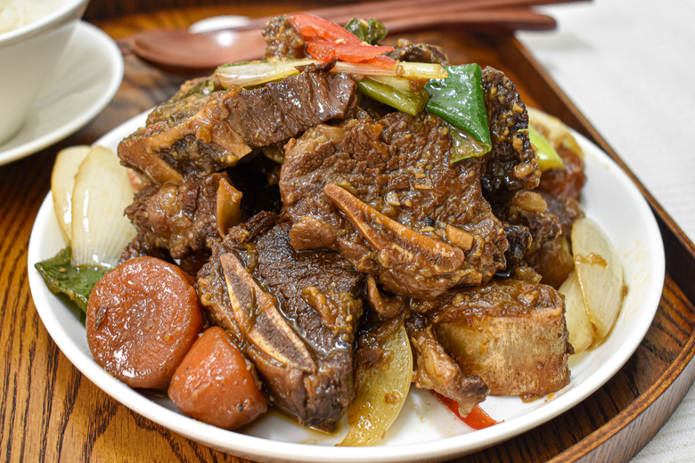 꽃갈비로 작업한 우찜갈비 큐브 1kg 소갈비(6, 7, 8번) : 솔직한농부