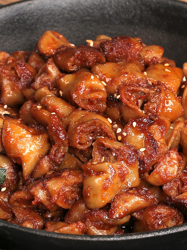 산수골식품 대구 돼지 훈제 양념곱창 400g 술안주 야식 밀키트 : 산수골 식품