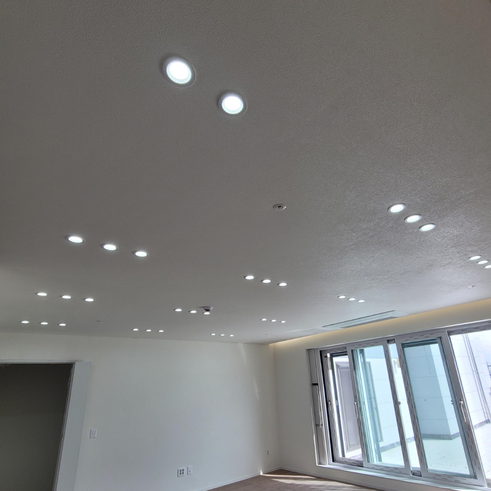 이안 7cm LED 다운라이트 6W (3인치) 매립형 전등 플리커프리 카페조명 : 유엘조명