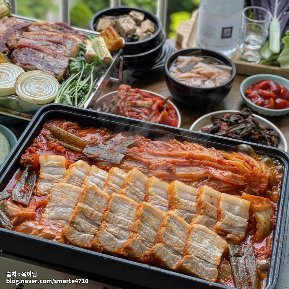 바라던 삼겹살 1kg 약 4.5cm 보쌈용 통삼겹살 돼지고기 냉동삼겹살 냉삼 : 바라던