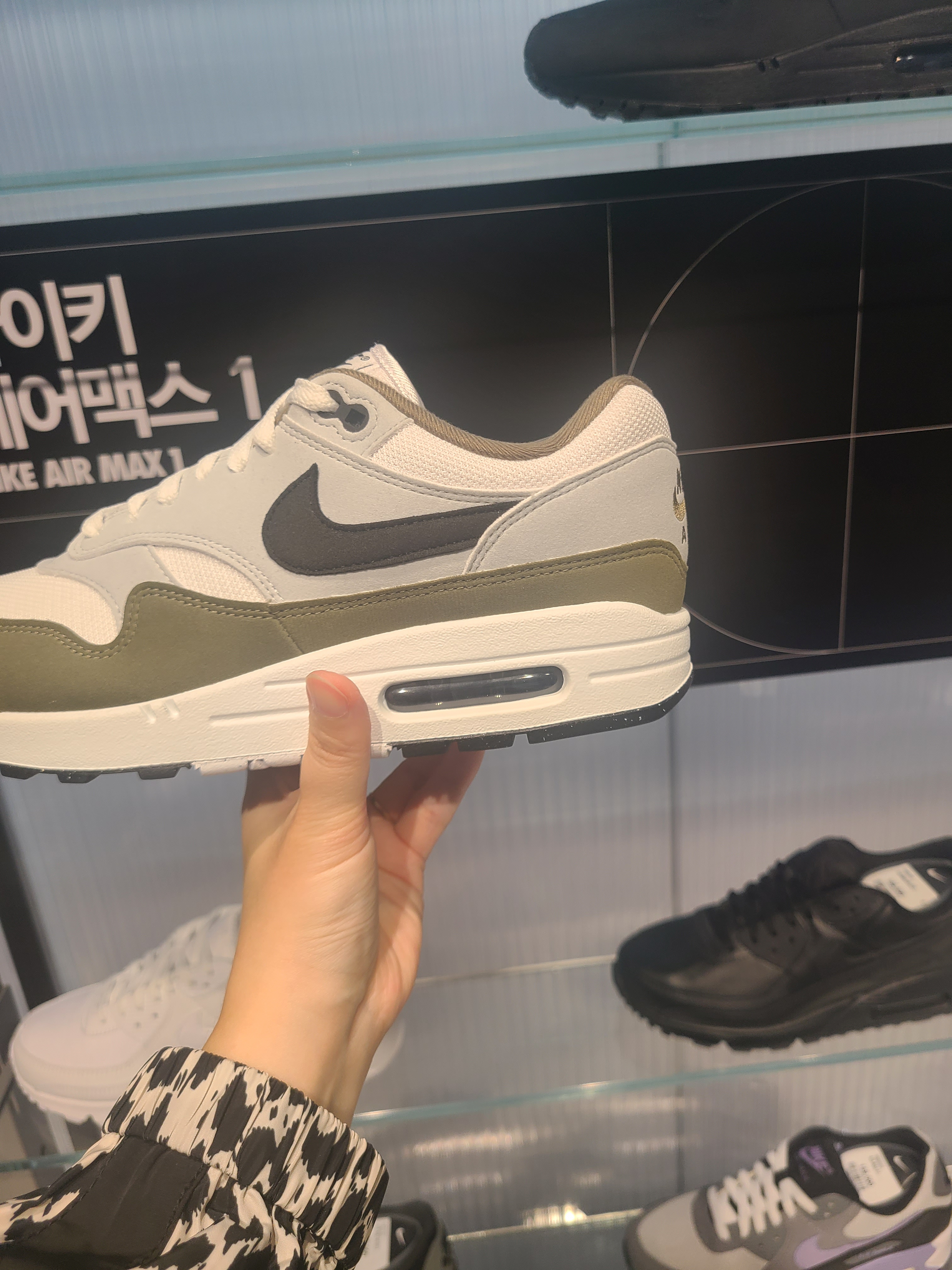 [국내매장] 나이키 에어맥스 1 남성 신발 화이트퓨어 플래티넘 FD9082-102 : 소울 컴퍼니sc