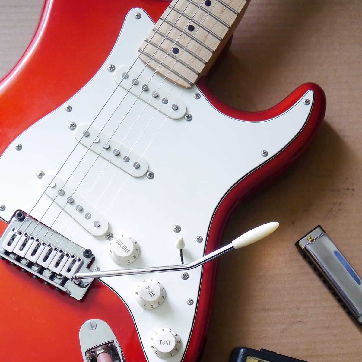 4 조각 6mm 스레드 트레몰로 암 일렉트릭 기타 용 2 색 Whammy Bar Stratocaster 시스템 팁이있는 금속 : 모모스 스토리