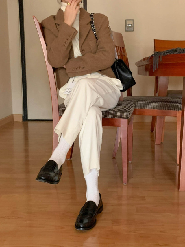 핀턱 코듀로이 골덴 팬츠 : 로앤드로우