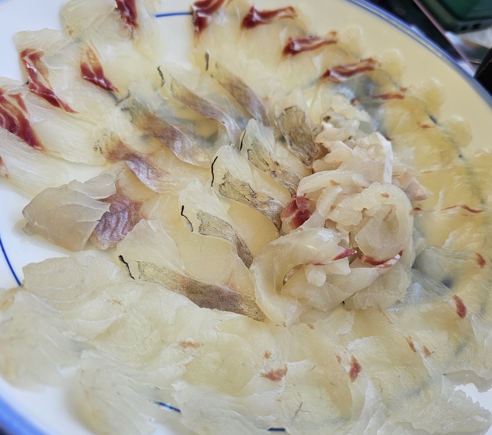 통영 자연산 횟감 제철 활어회 그날잡힌 맛있는 생선회 직접썰어 드실수있게 손질해서 보내드리겠습니다 : 통영 해물세상