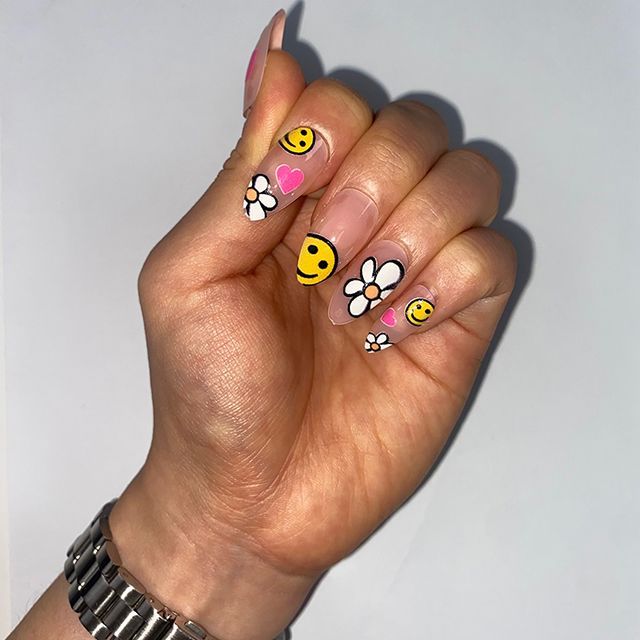 베뉴네일 스마일 데이지 아몬드 네일팁 : BENEW NAIL
