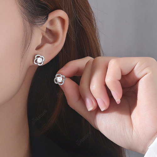 [당일발송/92.5 실버]시네이처 네잎클로버 귀걸이 : 시네이처
