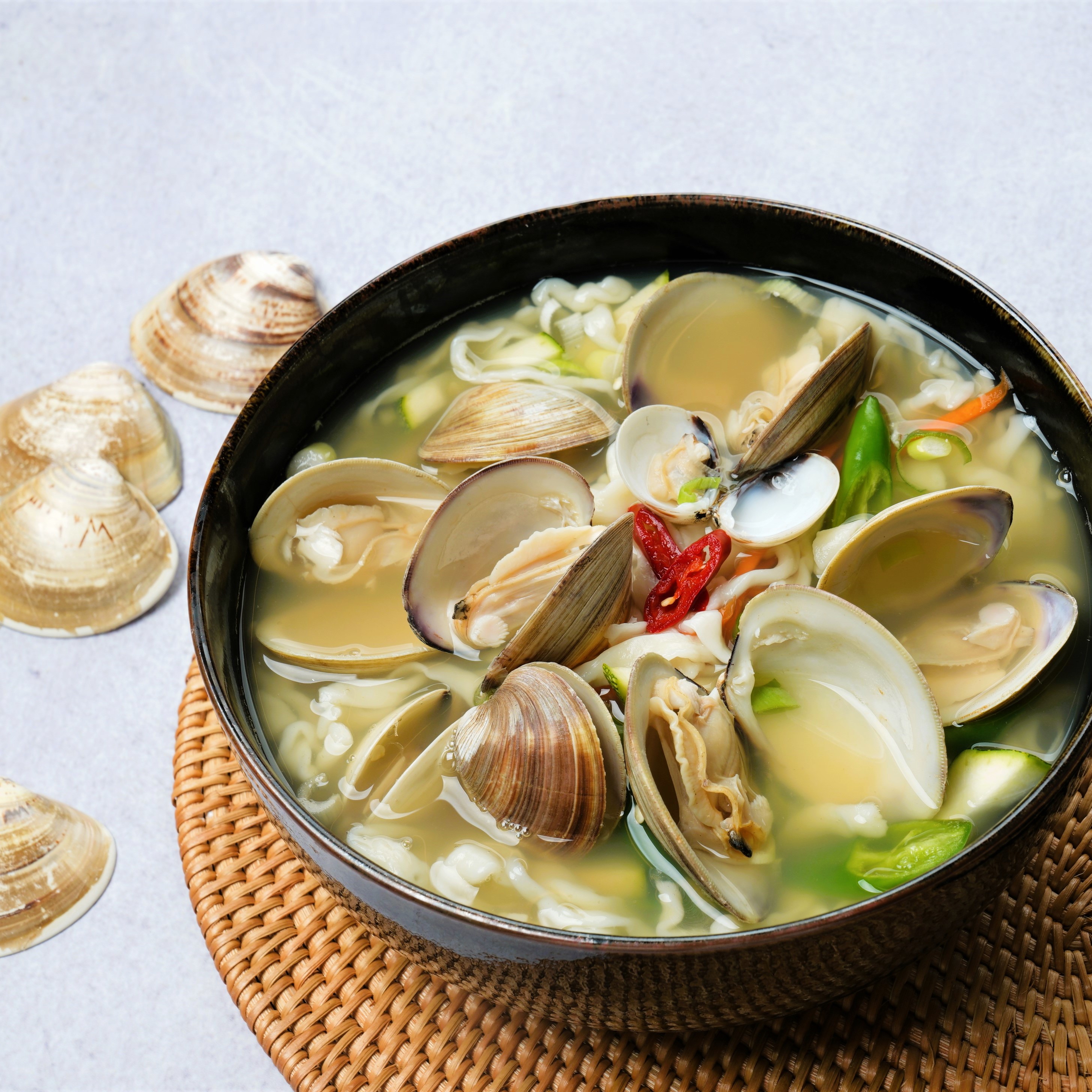 착한 쫄깃한 수제 해물 해장 매콤 경기도 맑은 맛있는 백합 조개 칼국수 밀키트 2~3인분 : 착한칼국수