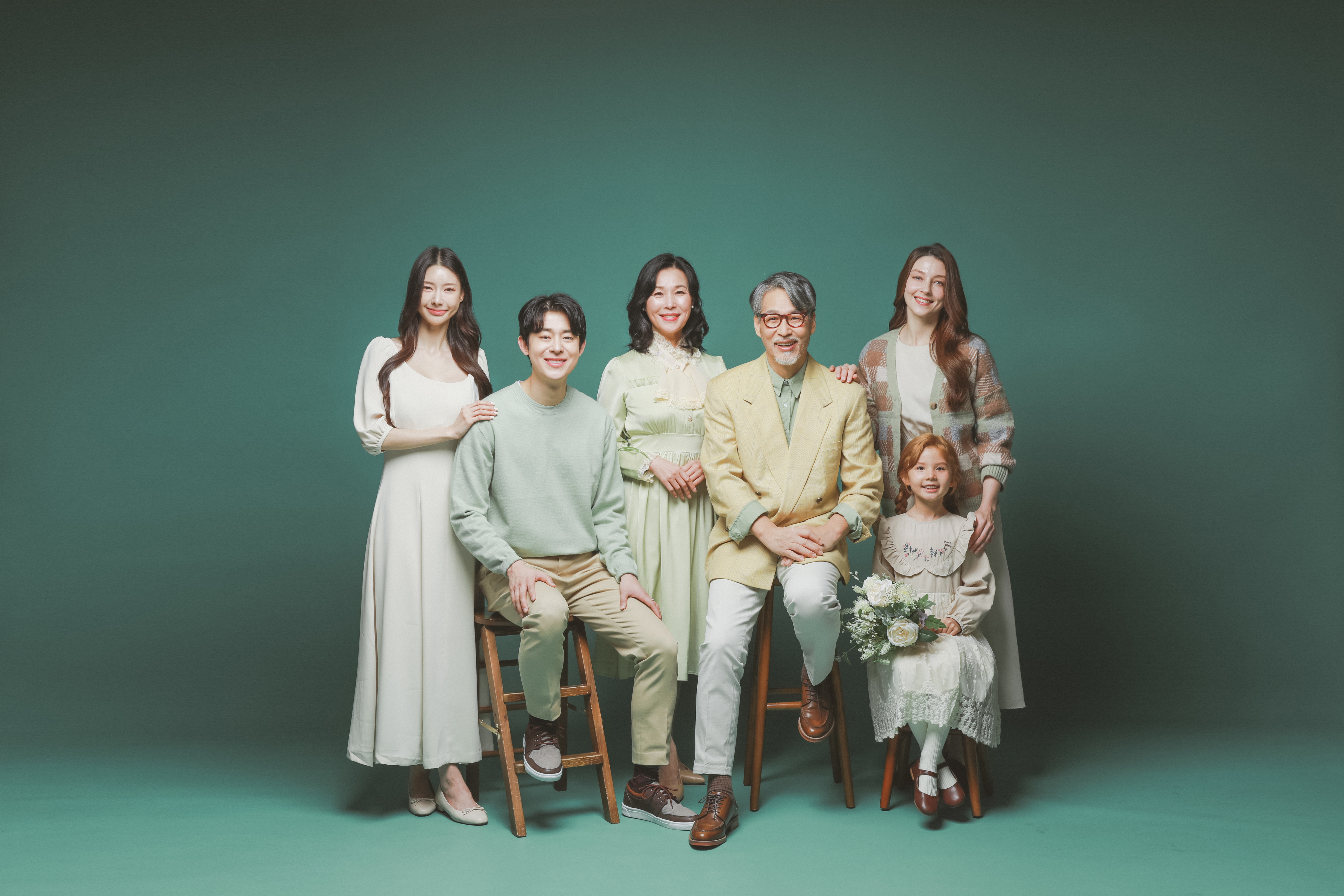 수원 가족사진 용인리마인드웨딩 환갑칠순팔순잔치상 의상대여 컨셉사진관 스튜디오 헤메무료 : 포시즌패밀리 수원점