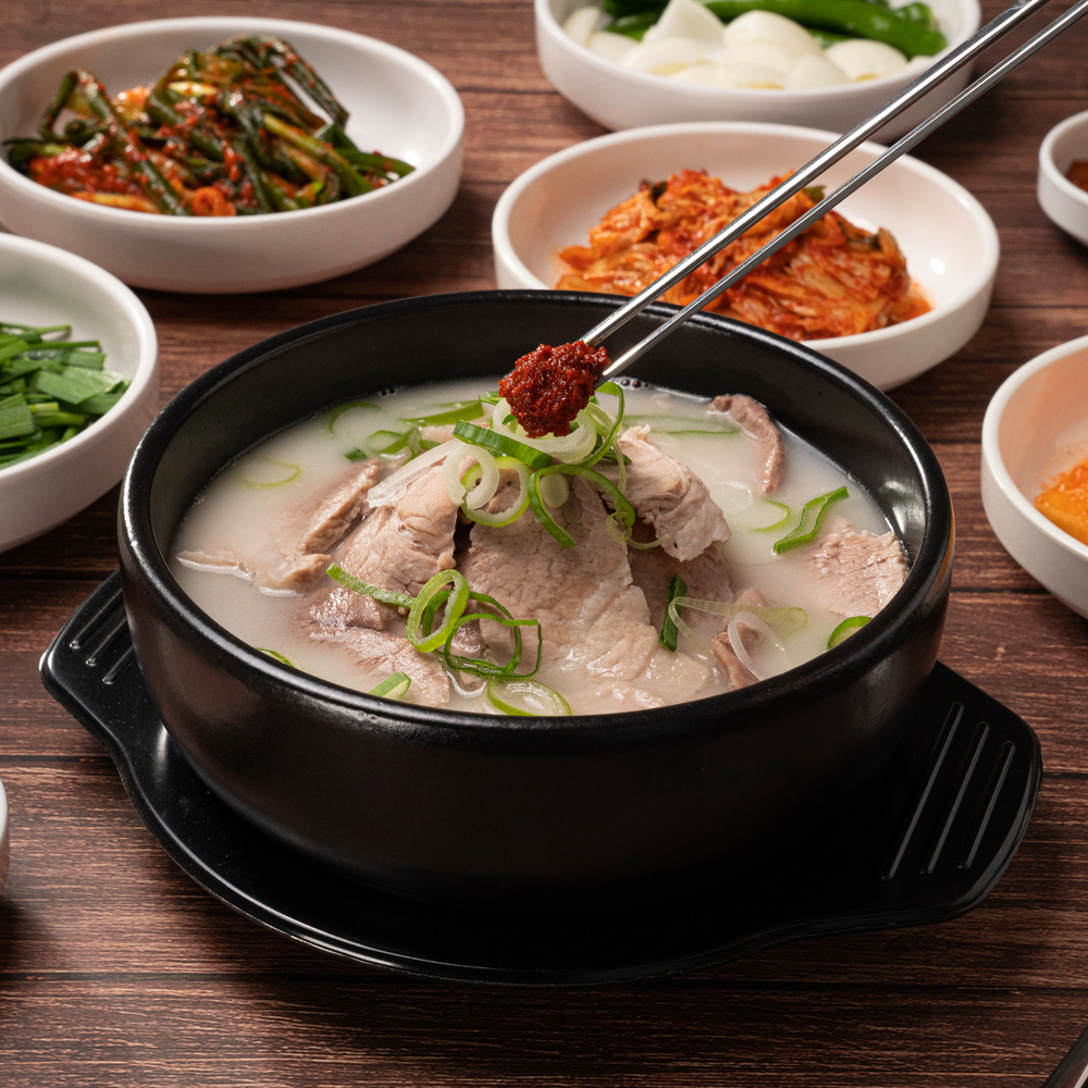 [무배 l 돼지 4인분+순대 4인분] 부산 아미동 몽실종가 돼지국밥+순대국밥 8인분 사골육수 캠핑음식 밀키트 : 인생식탁