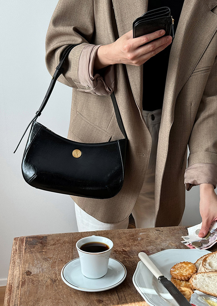 꼬떼드무아 Cotedemoi Ecrin shoulder bag - Black 에크랑 숄더백 블랙 : 꼬떼드무아