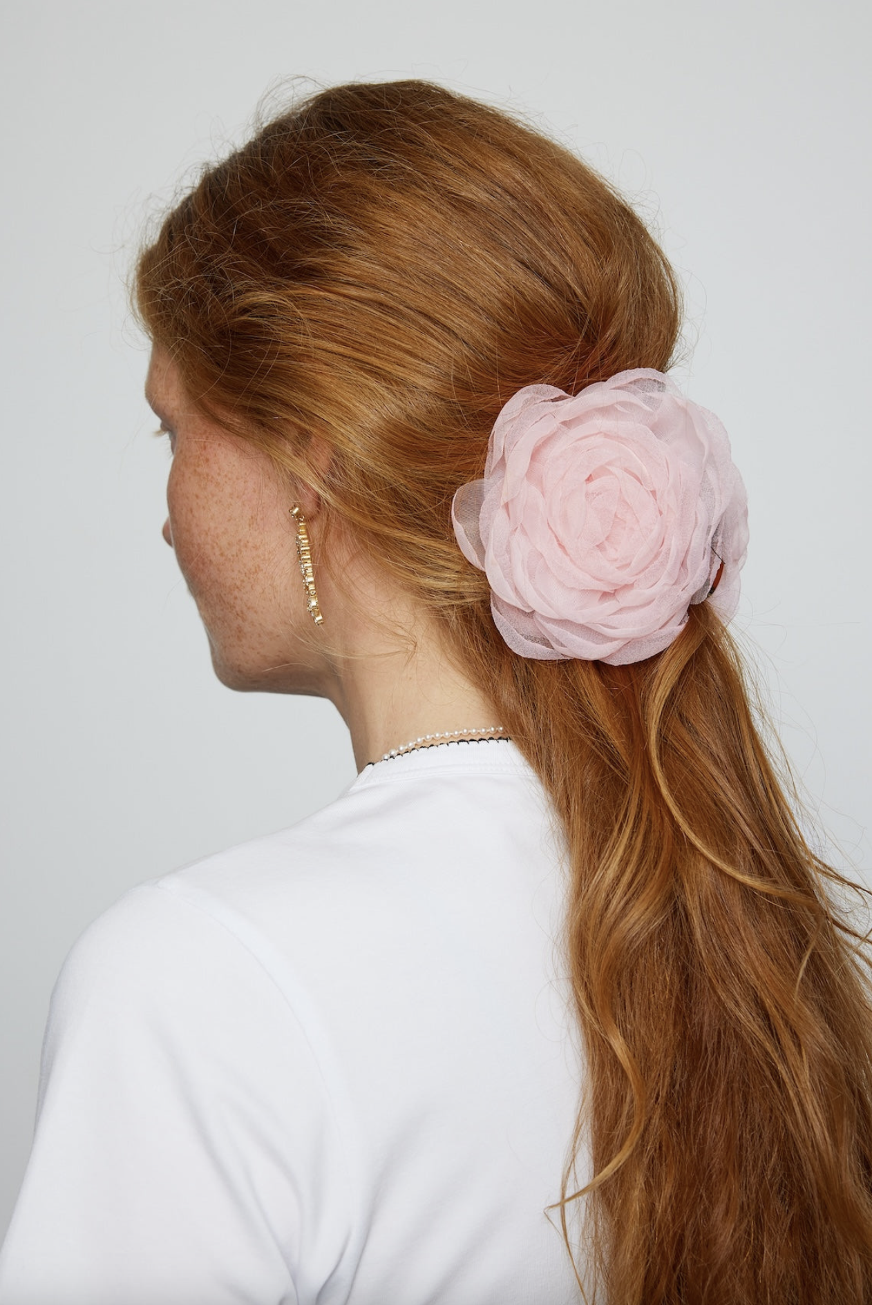 CARO EDITIONS Tulle Rosie Hair Clip Pale Pink 카로 에디션 튤 로지 헤어 클립 페일 핑크 : 샵몽아미