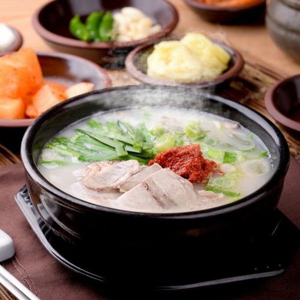 외할머니밥상 정성으로 우려낸 부산 돼지국밥 600g x 8팩 + 얼큰 다데기 35g 2개 -인증 : 제이원아트웍스