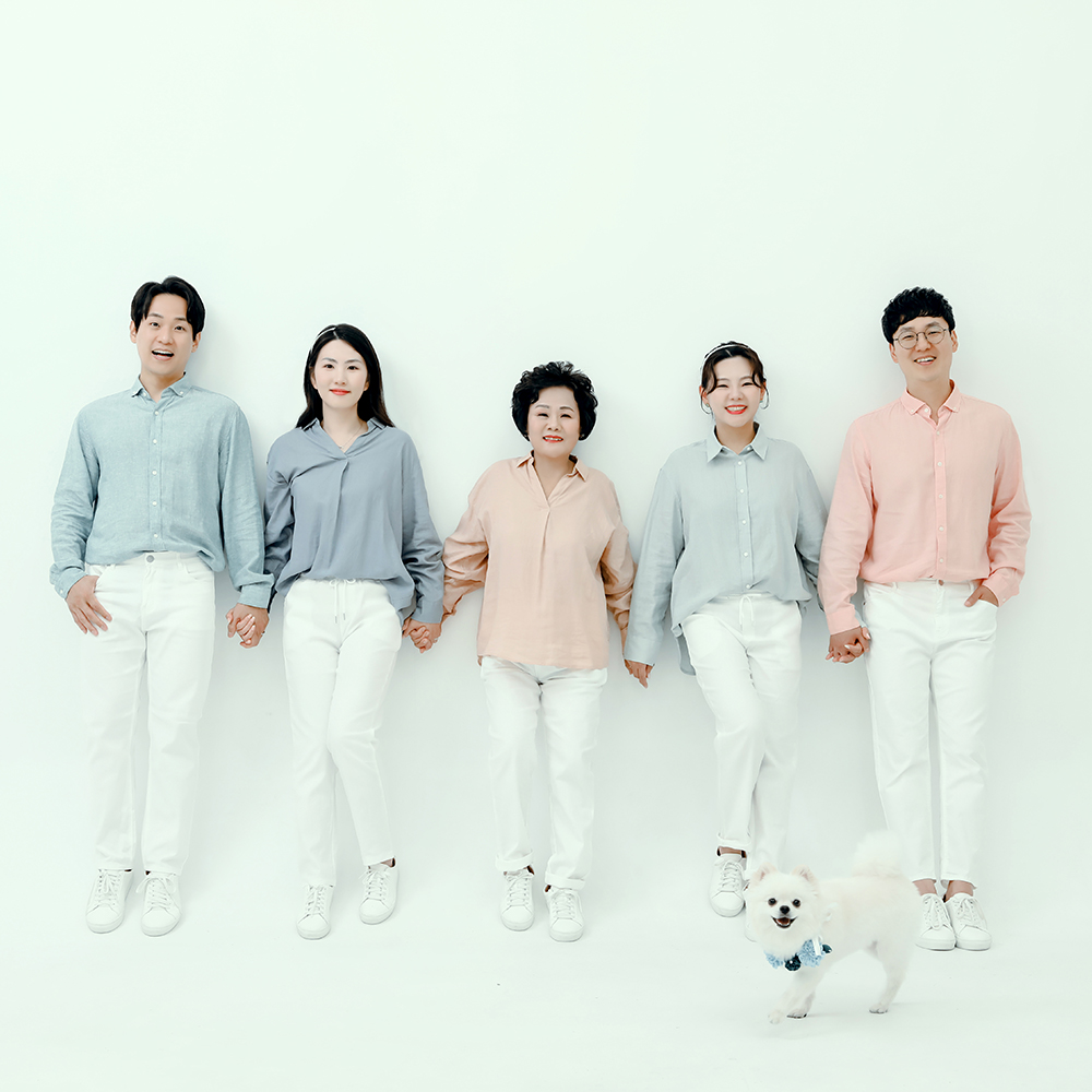 동탄 가족사진 전문 촬영 행복한순간 사진관 - 촬영 원본 WEB용 이미지 파일 제공 : 행복한순간 사진관