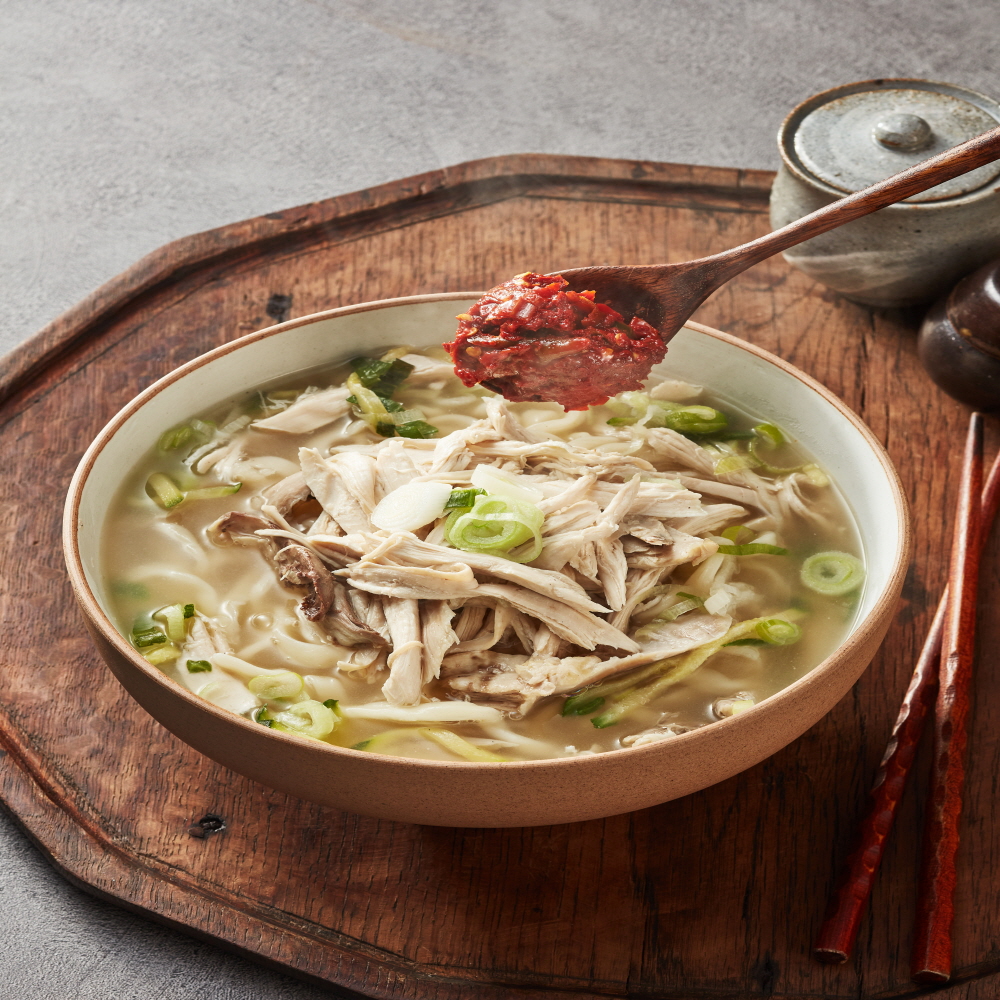 홈식탐 닭칼국수 1.31kg 2팩 밀키트 캠핑음식 칼국수 맛집 삼계탕 : 홈식탐