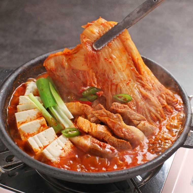 돼지목살김치찌개 캠핑 즉석탕 간편식 : 가위랜드몰