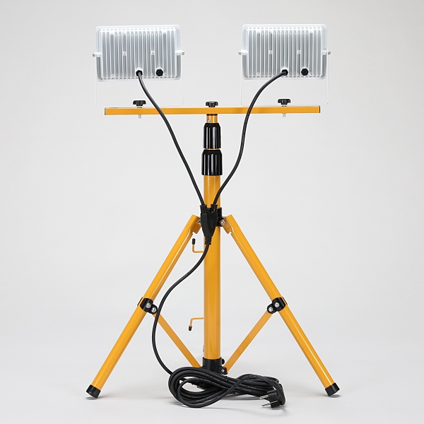 LED 투광기 2등 세트 투광등 50W+50W 삼각대 거치대 작업등 이동식 야외조명 : 내집처럼