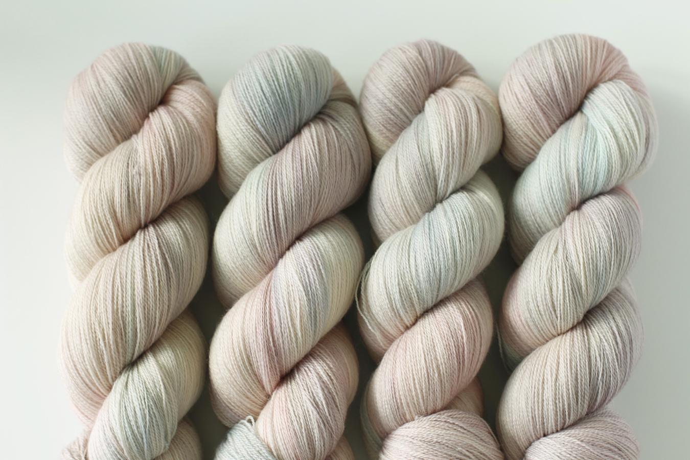 Marble : 모우브 Lace [SW MERINO] /리틀보핍 손염색실 핸드다잉얀 메리노울 손뜨개실 : 리틀보핍
