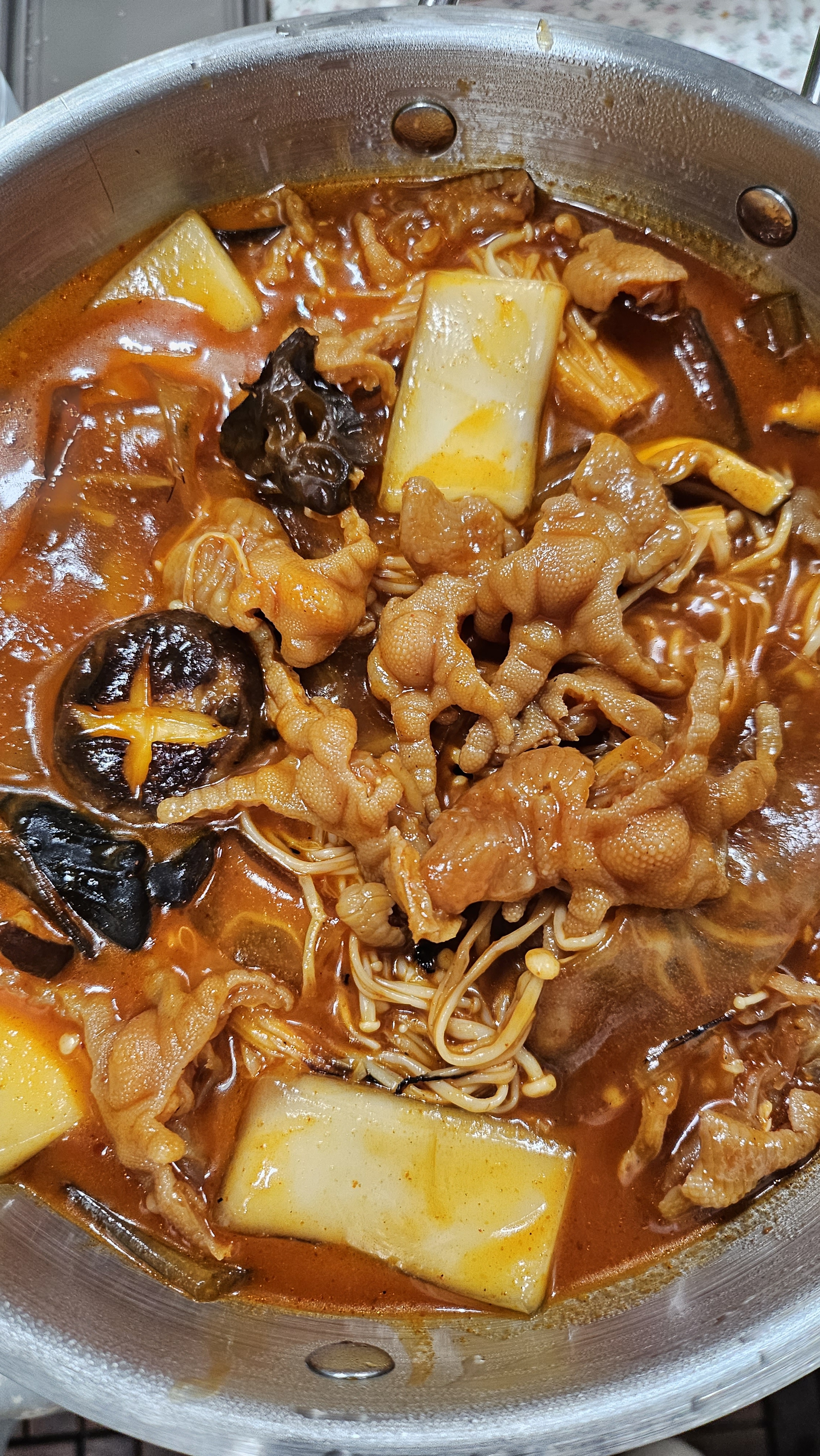 무뼈국물닭발 매콤한국물닭발 맛있게매운닭발 : 삼부자네숏다리와뚱문어성남점