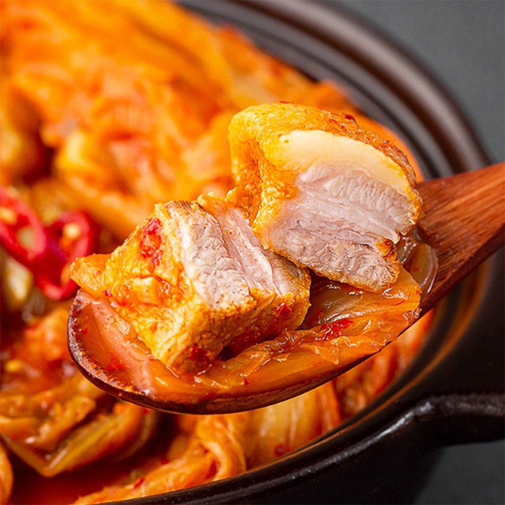 청춘불판 돼지 김치찜 1kg 대구진 간편조리 즉석조리 돼지고기 듬뿍 국물 칼칼 캠핑 : 올드마스터