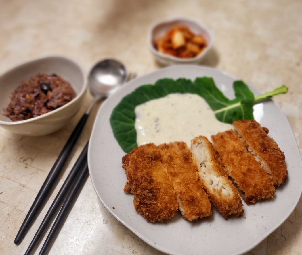 팔뚱 수제돈까스 돈카츠 멘치카츠 치즈 치킨 생선까스 새우볼 달콤 매콤 타르타르소스 : 팔뚱까스