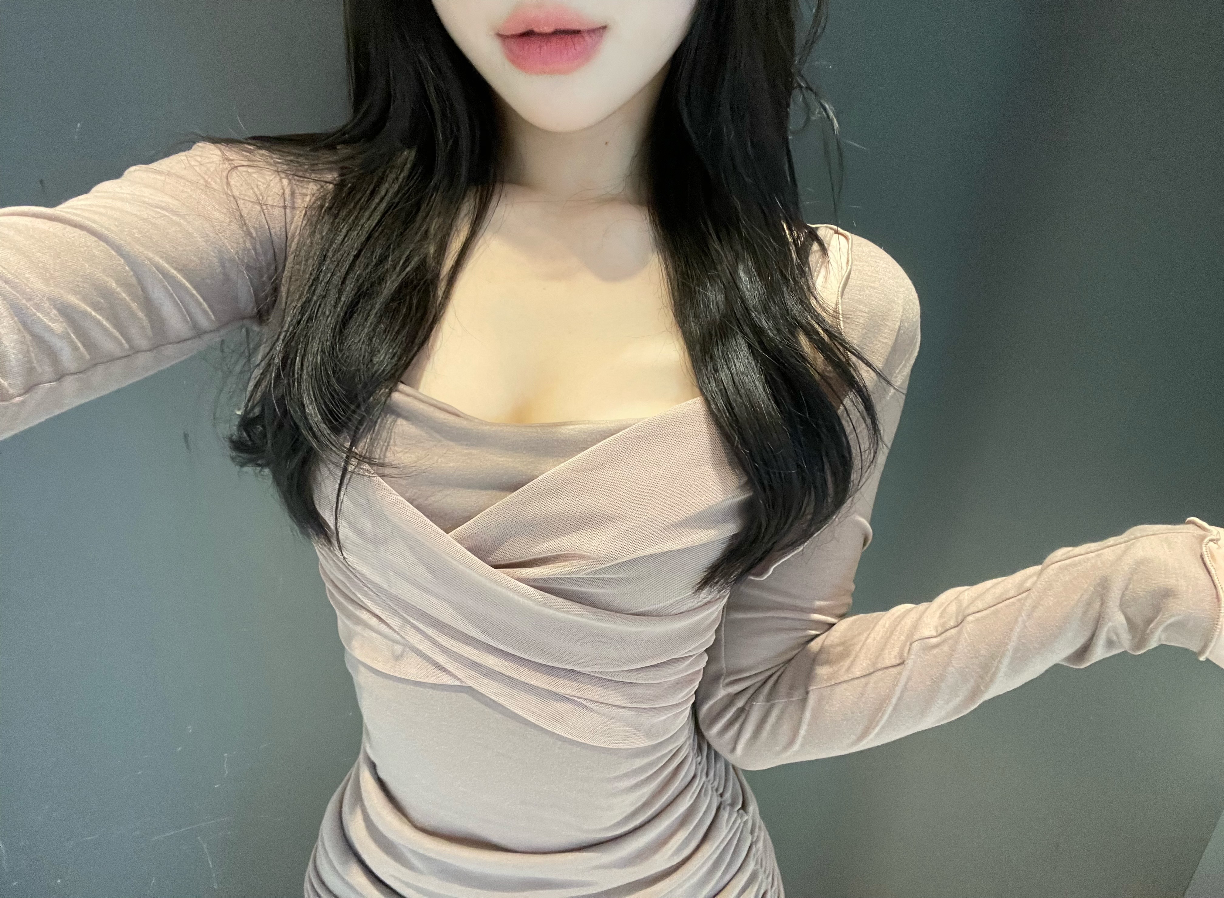 무드 쉬폰 셔링 원피스 : 도헤 Dorer