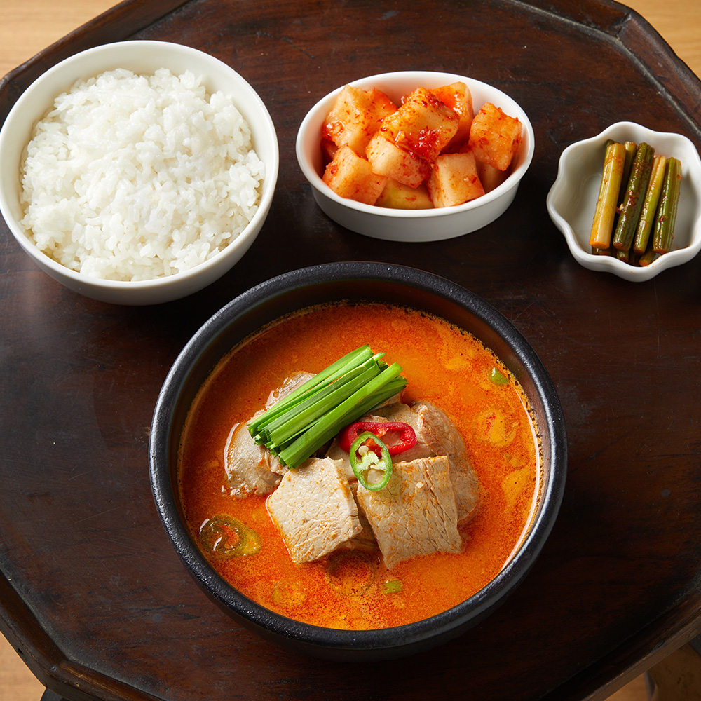동백국밥 부산 매운 실비국밥 600g 한돈 밀키트 극강의 매운맛 : 동백국밥