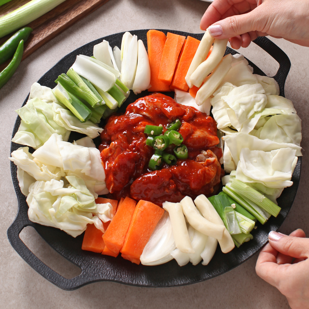 철판 춘천 닭갈비 밀키트 국내산 어깨살 냉장 : 요리어때정스게장