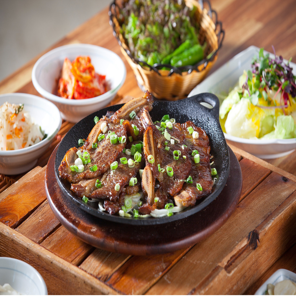 서서갈비 에서 맛 본 수제 소 양념갈비 (1kg X2팩) 이동갈비 양념LA갈비 : 호랑이백정