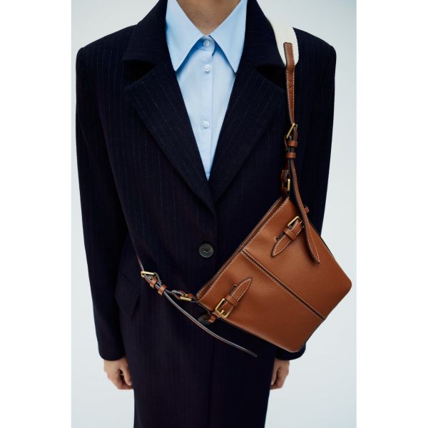 독일 자라 ZARA BUCLES가 있는 버킷백 - 색상 : 다크탠 1178386 : 글로벌테이스트