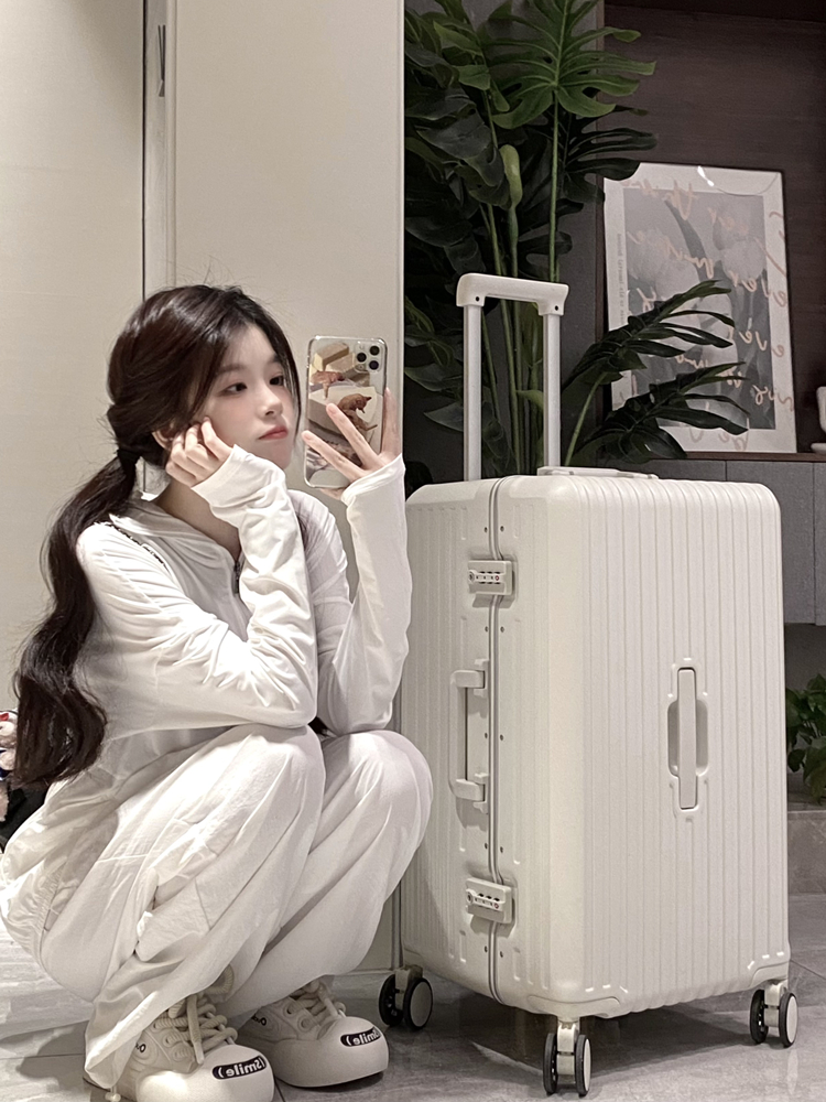 여행용 캐리어 오브제 신제품 대용량 PLUS 여행가방 알루미늄 프레임 24인치 해외여행가 : 무덕이네