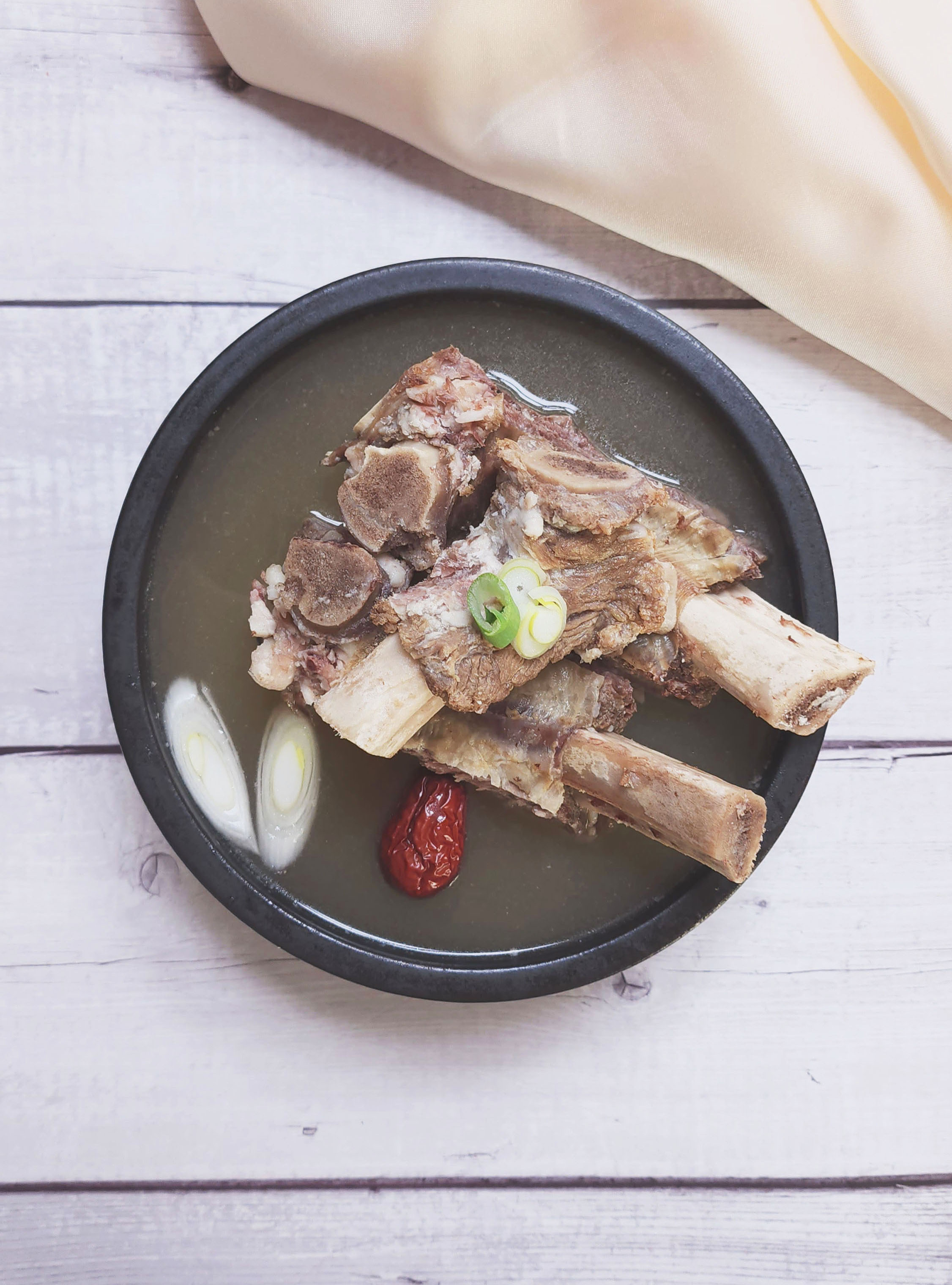 인삼 왕갈비탕 1.2Kg 2인분 보양식 소갈비탕 고기폭탄 황제갈비탕 : 명가만나설렁탕