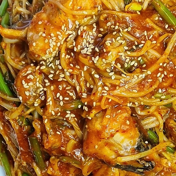 직접 잡아 손질한 아구찜 아귀찜 매콤 안주 캠핑 선물 야식 1kg : 참사랑하우스