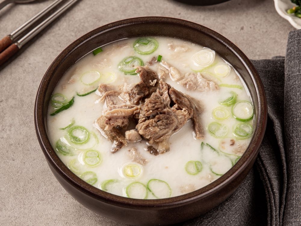 건더기가 푸짐한 수육국밥 돼지국밥 순대국 : 찬찬식품