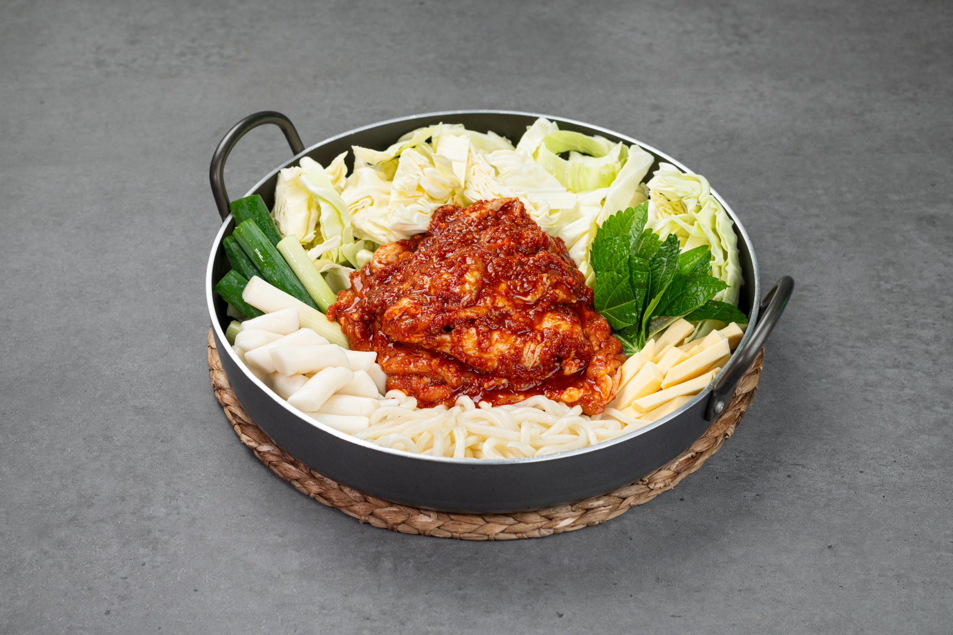 오덕닭갈비 동양축산 양념 밀키트 캠핑 간편요리 국내산 냉장육 : 춘천오덕닭갈비