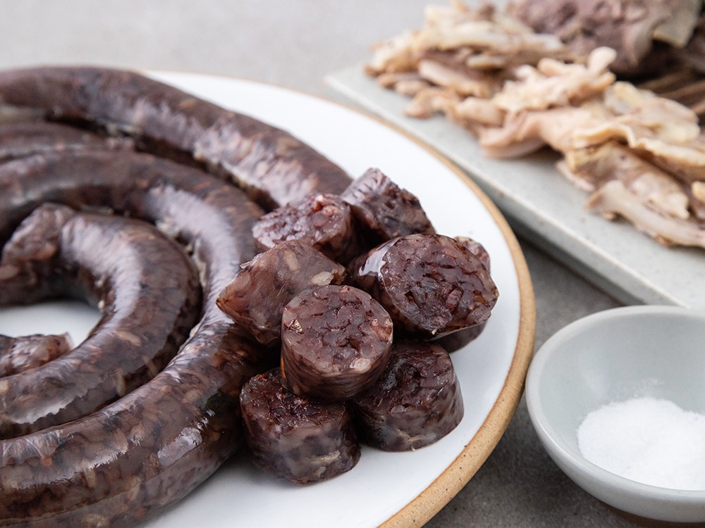 장충동 순대내장세트 (찰순대1kg+내장모둠500g) 1.5kg : 장충동왕족발 공식스토어