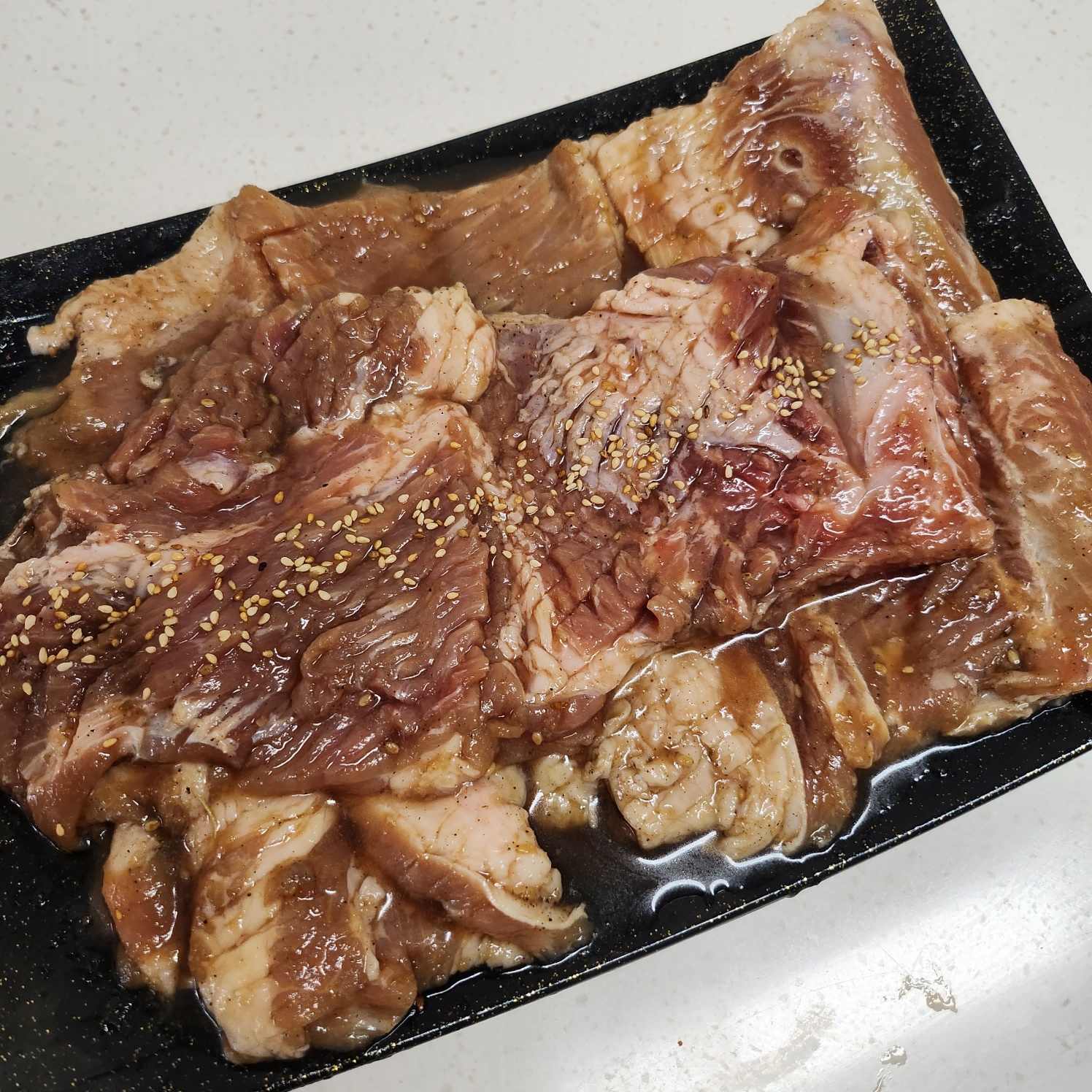 [땡이네행복포차] 돼지갈비 1kg + 1kg 황칠 수제 양념 국내산 한돈 캠핑 구이 : 땡이네 행복포차
