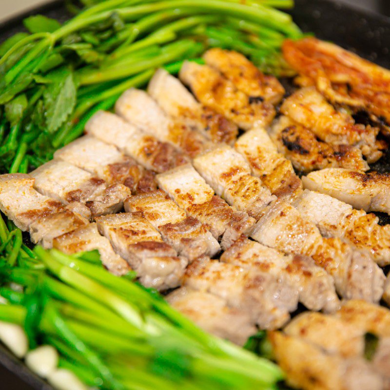 친환경 무항생제 미나리 먹인 국내산 돼지 삼겹살 500g + 청도 미나리200g 1set : 데이-어트