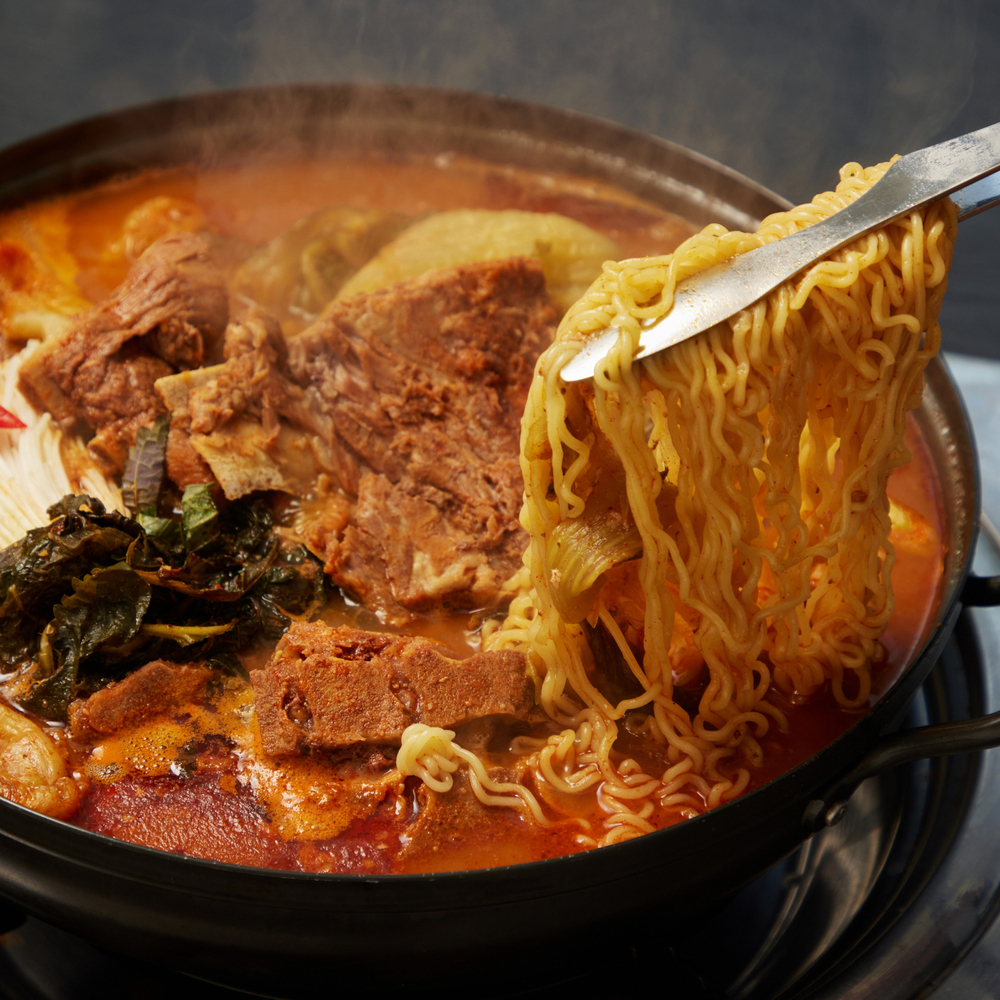 의정부 참별난감자탕 푸짐한 우거지 감자탕 4.5kg 외 2종 캠핑음식 밀키트 : 인생식탁