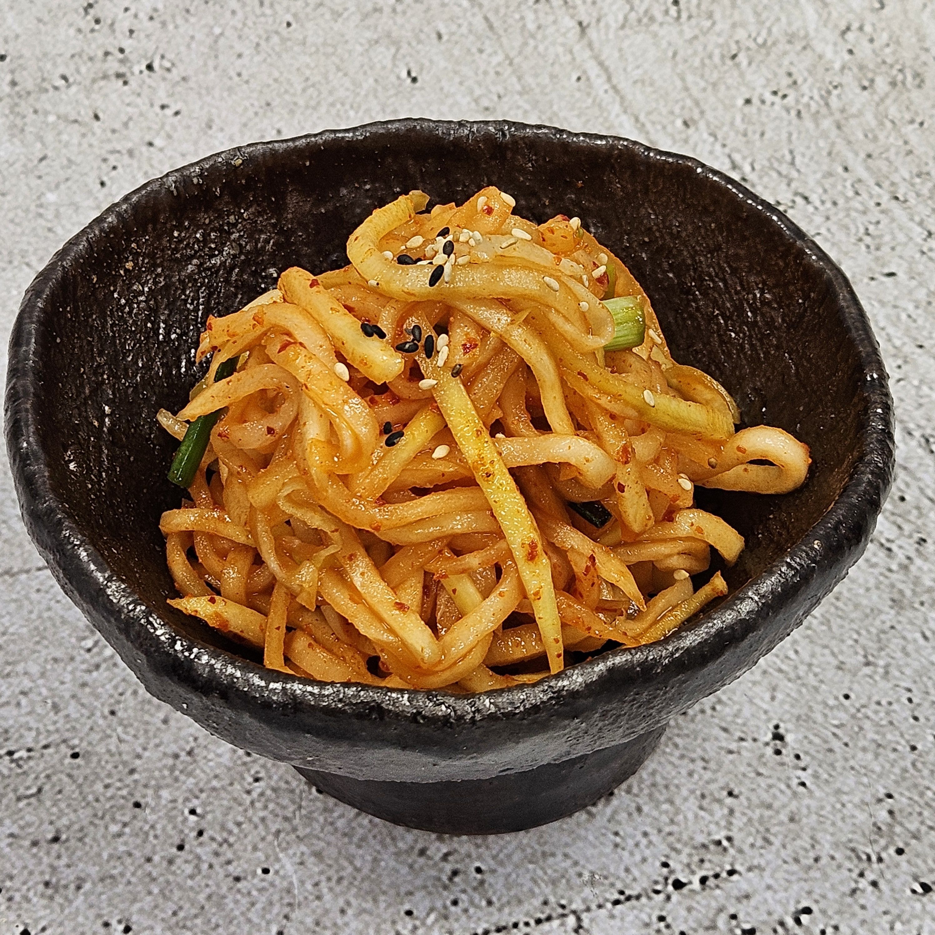 김재희의 사계절찬방 매콤새콤 무생채 집반찬 혼밥 반찬배달 밑반찬 150g : 시화당 김재희의 사계절찬방