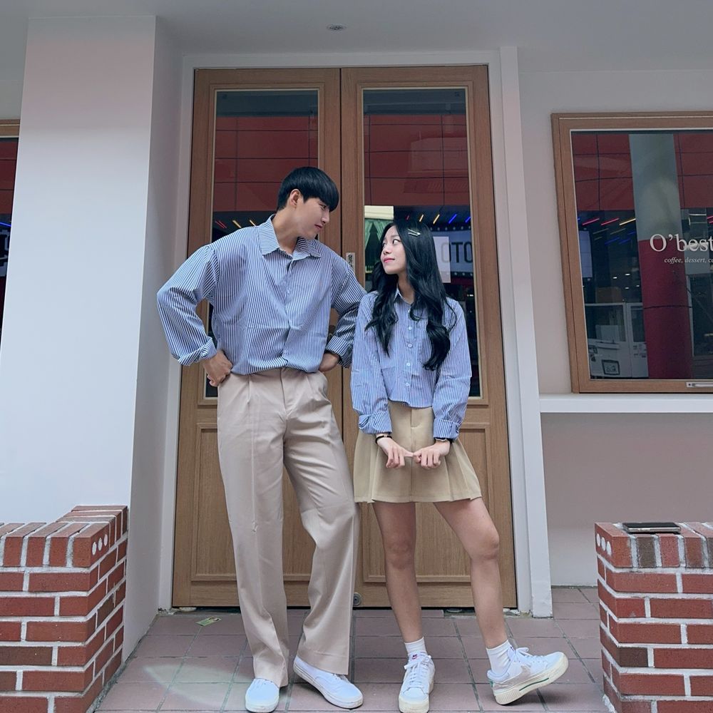 [기획] 캔디 스트라이프 오버핏 크롭 셔츠 코디세트 봄 제주도 여행 커플 시밀러룩 : 몽쉘커플